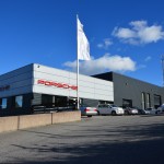 Bild på infarten till Porsche Service Center Haninge