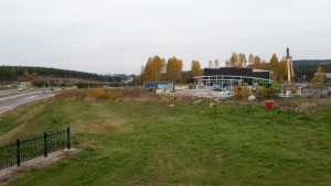 Bild på bygget av ny bärgningsstation i Falun där väggarna nu monteras.