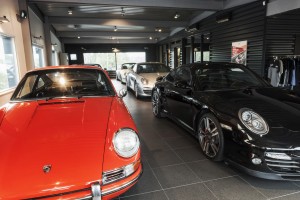 Porsche Service Center Haninge köper in Porsche
