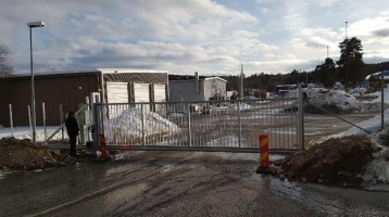 Bild på ny grind på Ingarvsbyn i Falun